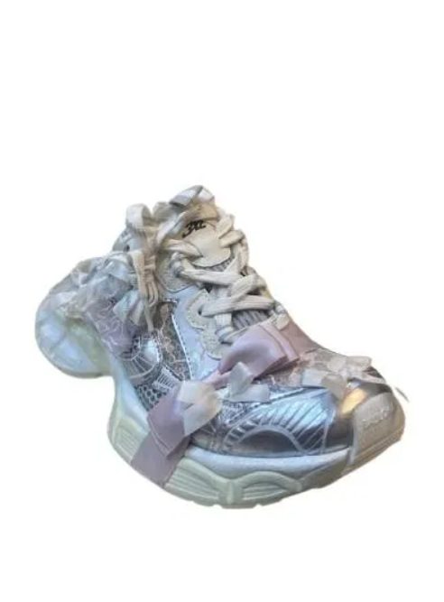 Frost Lace Runner